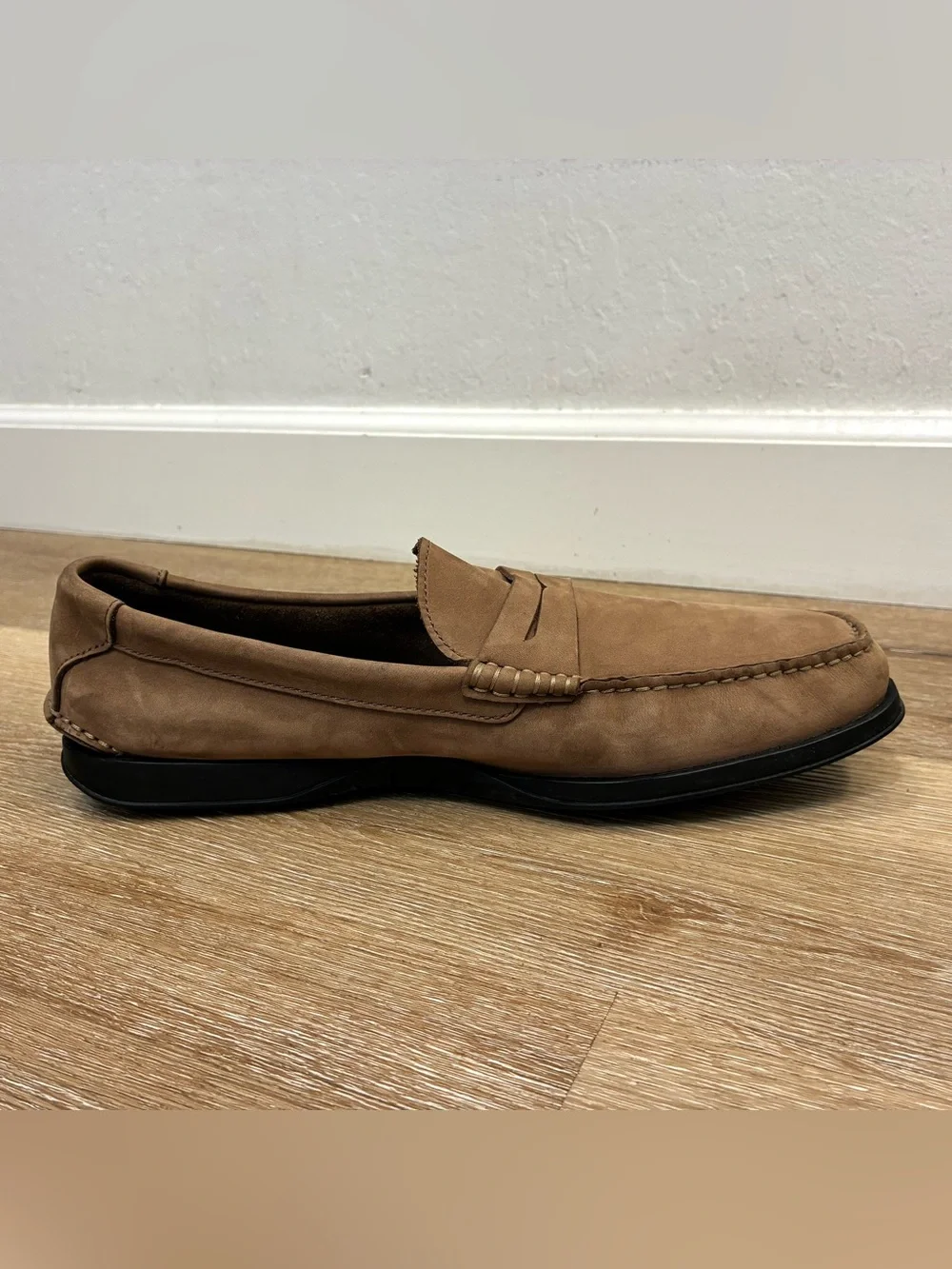 Tommy Bahama Slip-on Loafers Feature A Brushed Olive Brown Leather Men’s 13 M